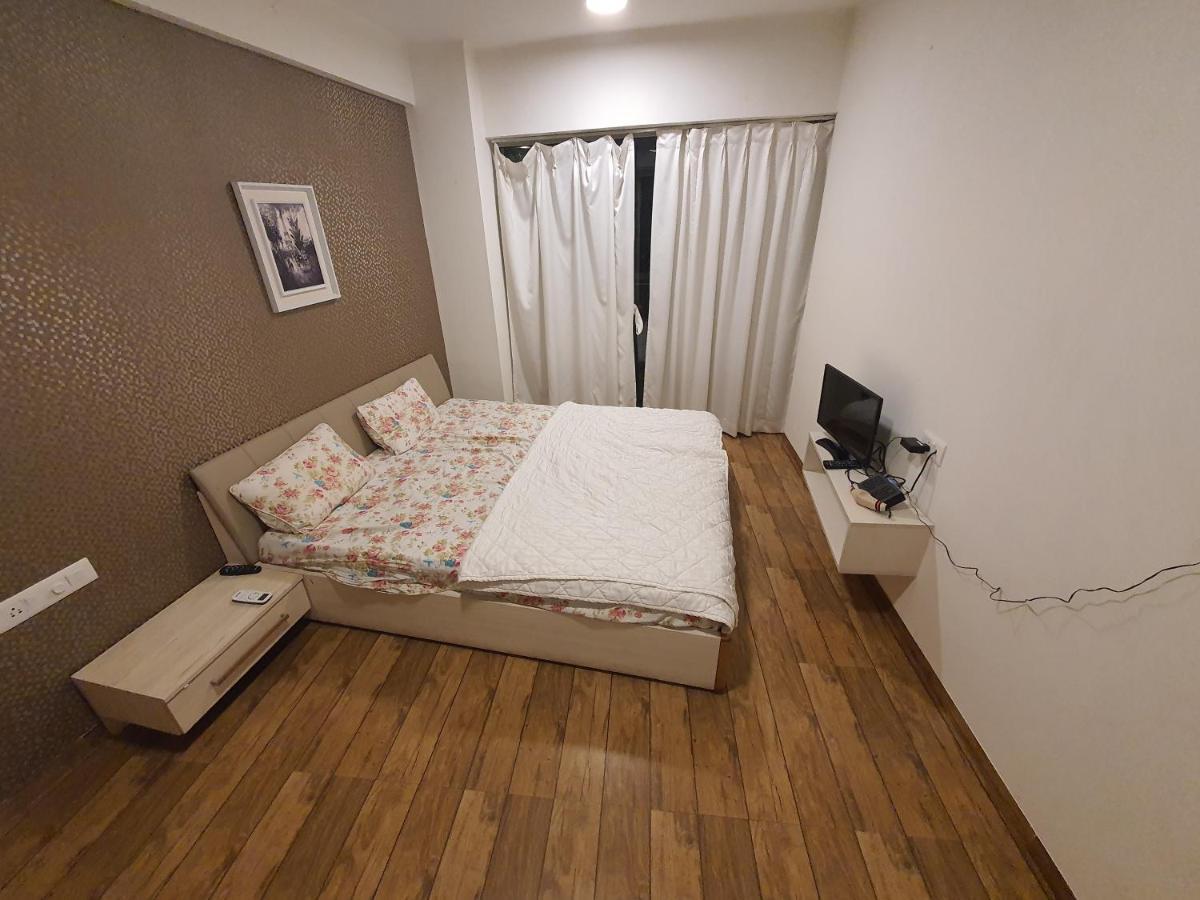P C Homes At Belliza Near Airport Surate Exterior foto